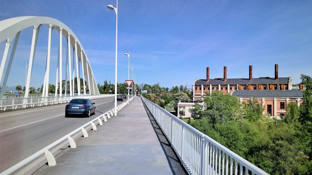 Puente del Centenario y Museo de la Energia en Ponferrada