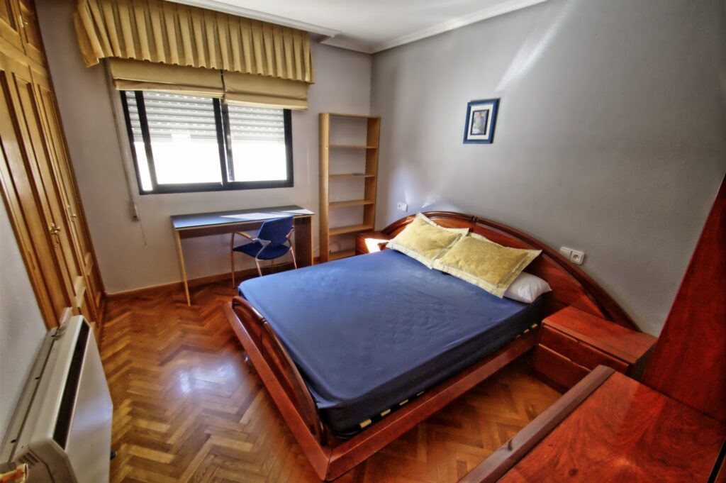 Habitación en vivienda compartida Ponferrada. Estudiantes Universidad