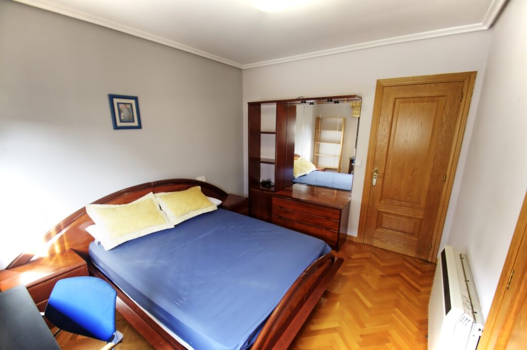 Habitación en vivienda compartida Ponferrada. Estudiantes Universidad