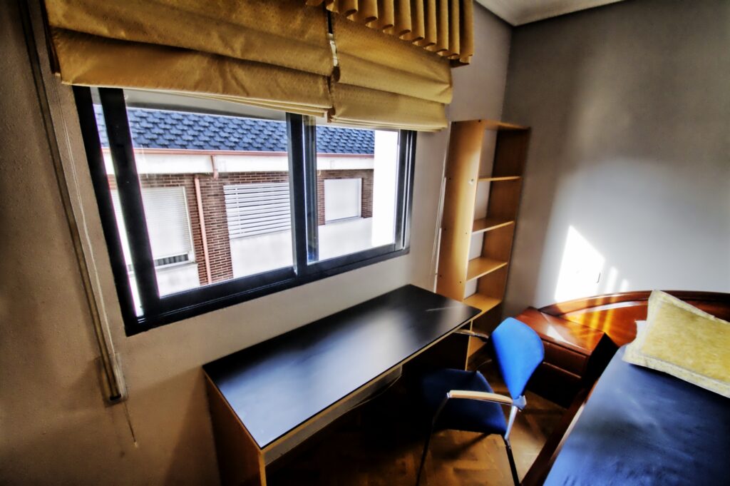 Habitación en vivienda compartida Ponferrada. Estudiantes Universidad