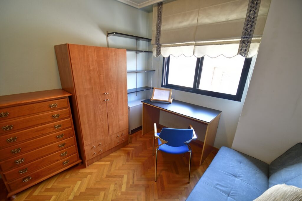 Habitación en vivienda compartida Ponferrada. Estudiantes Universidad