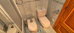 Dos baños independientes en piso compartido en Ponferrada para estudiantes
