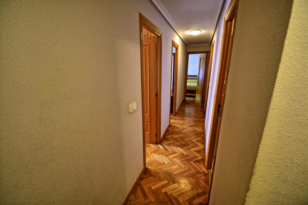 Accesos vivienda Ponferrada