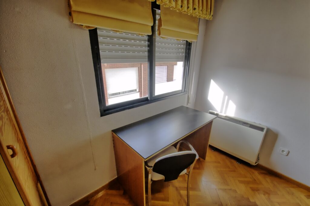 Habitación en vivienda compartida Ponferrada. Estudiantes Universidad