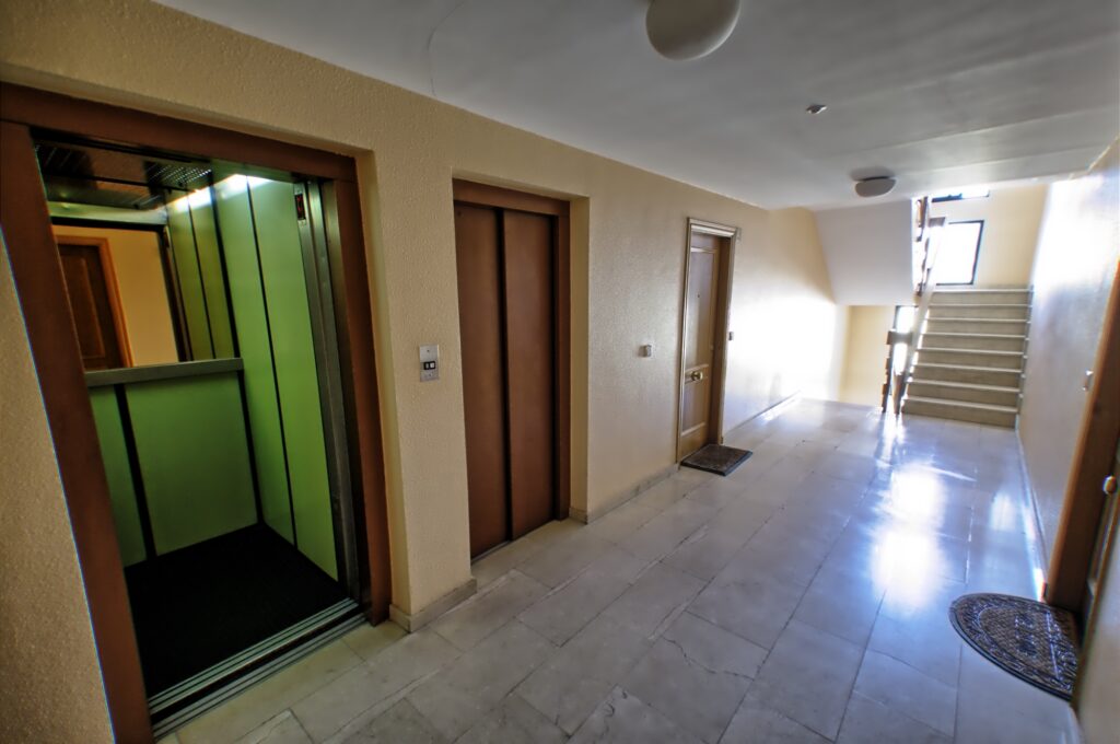 Accesos vivienda Ponferrada